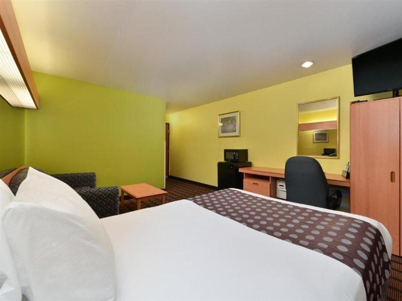 Microtel Inn & Suites By Wyndham Ft. Worth North/At Fossil Fort Worth Buitenkant foto