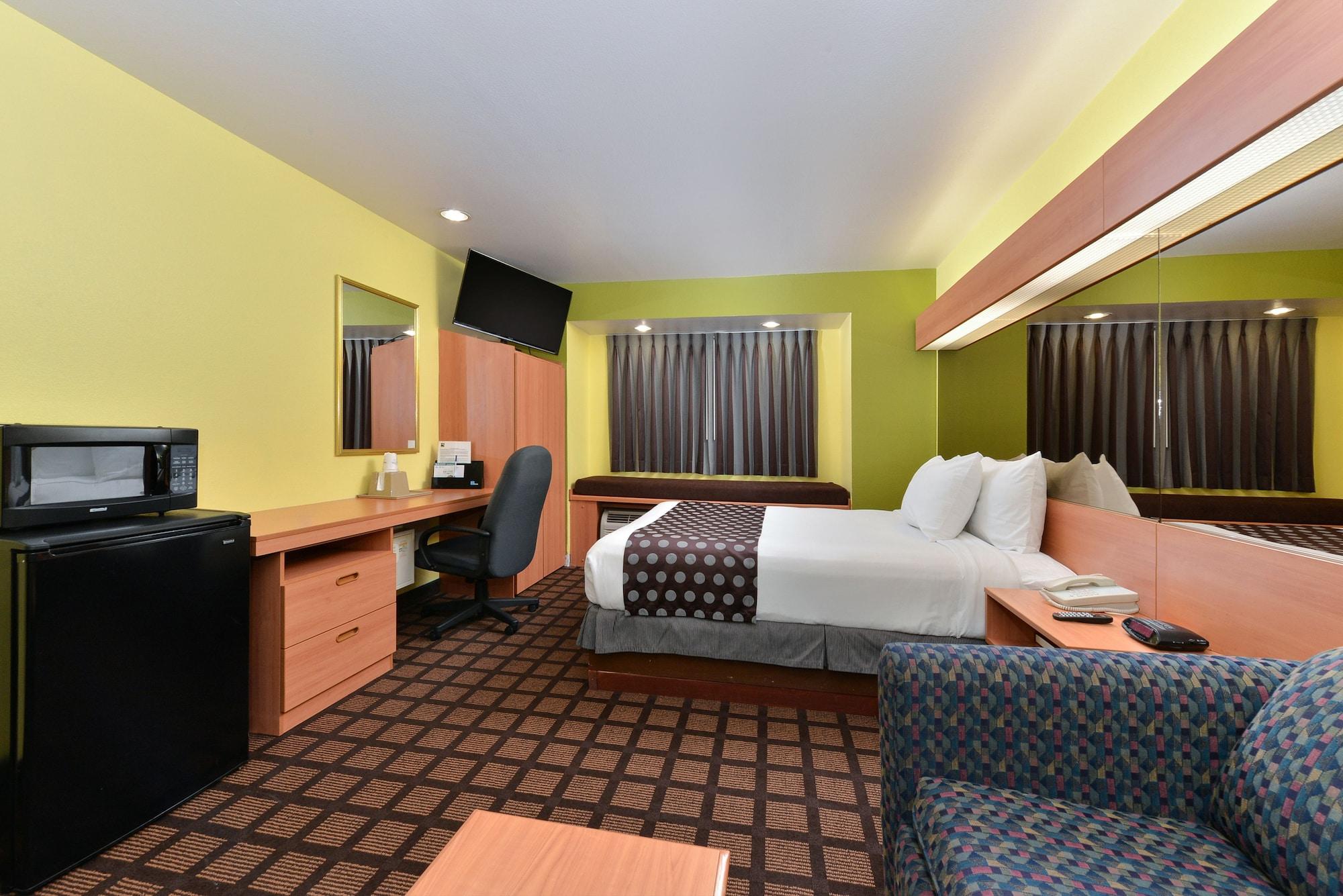 Microtel Inn & Suites By Wyndham Ft. Worth North/At Fossil Fort Worth Buitenkant foto