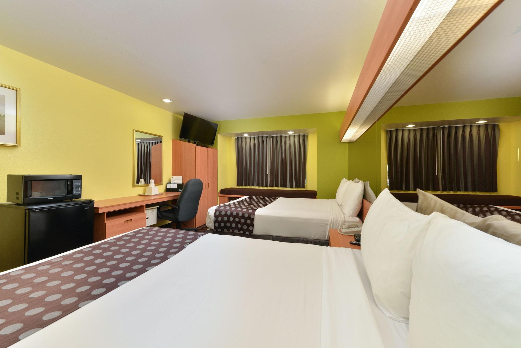 Microtel Inn & Suites By Wyndham Ft. Worth North/At Fossil Fort Worth Buitenkant foto