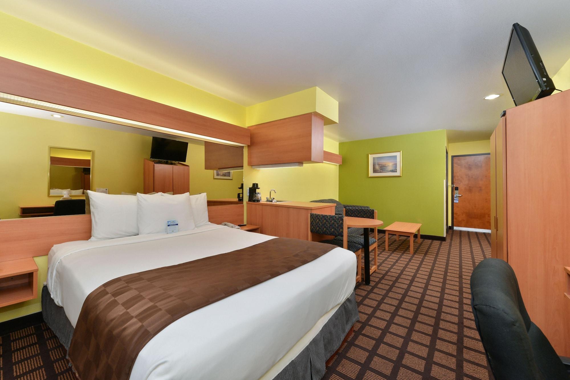 Microtel Inn & Suites By Wyndham Ft. Worth North/At Fossil Fort Worth Buitenkant foto