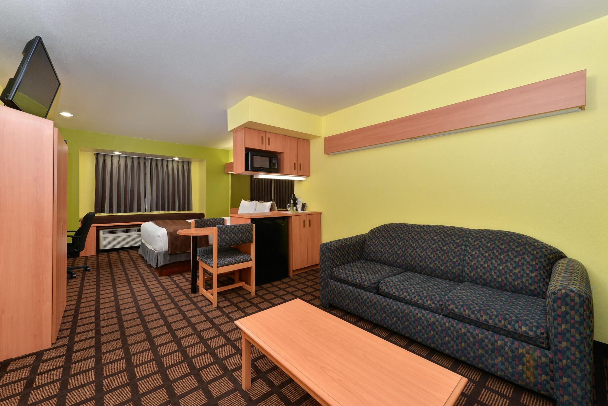 Microtel Inn & Suites By Wyndham Ft. Worth North/At Fossil Fort Worth Buitenkant foto