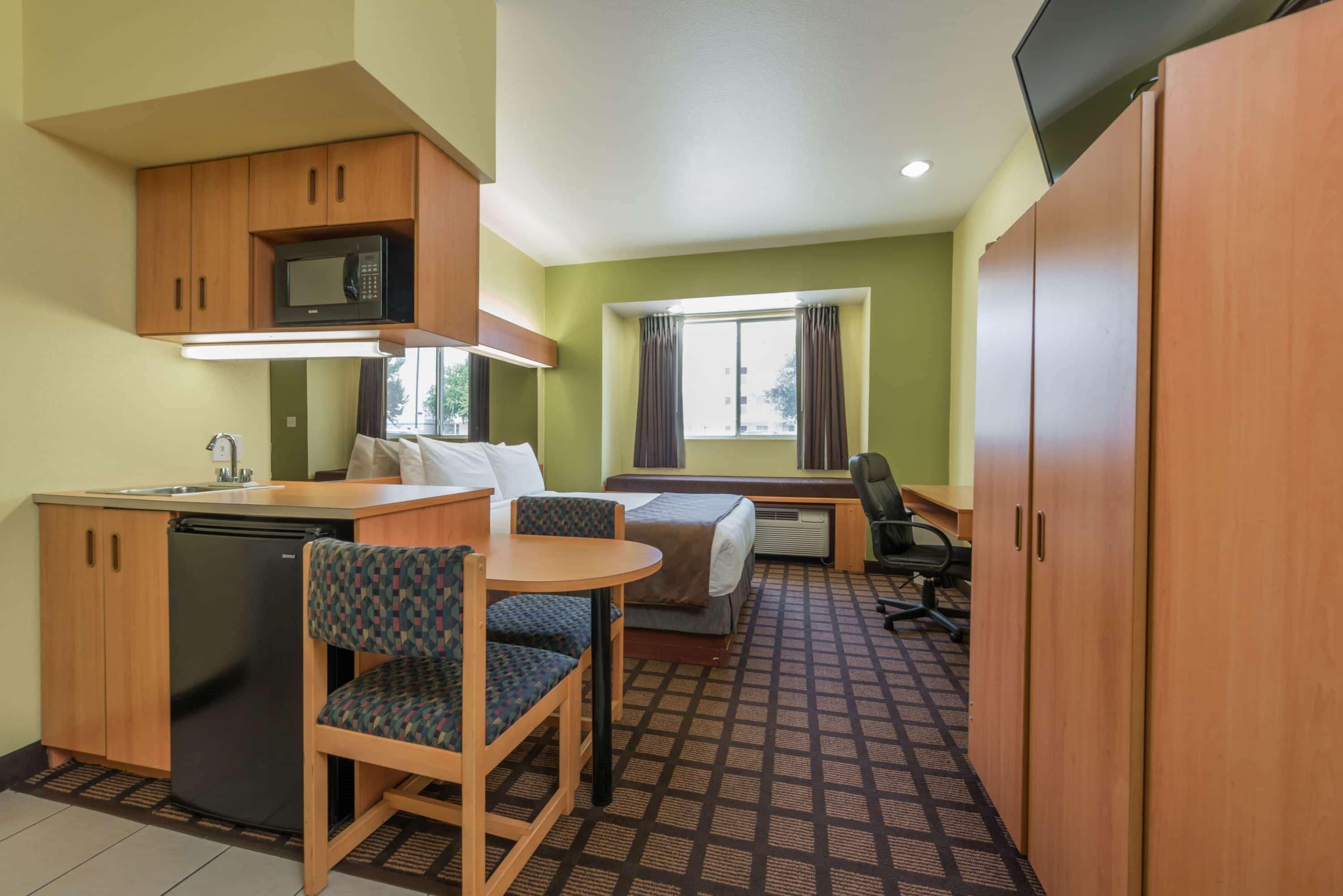 Microtel Inn & Suites By Wyndham Ft. Worth North/At Fossil Fort Worth Buitenkant foto