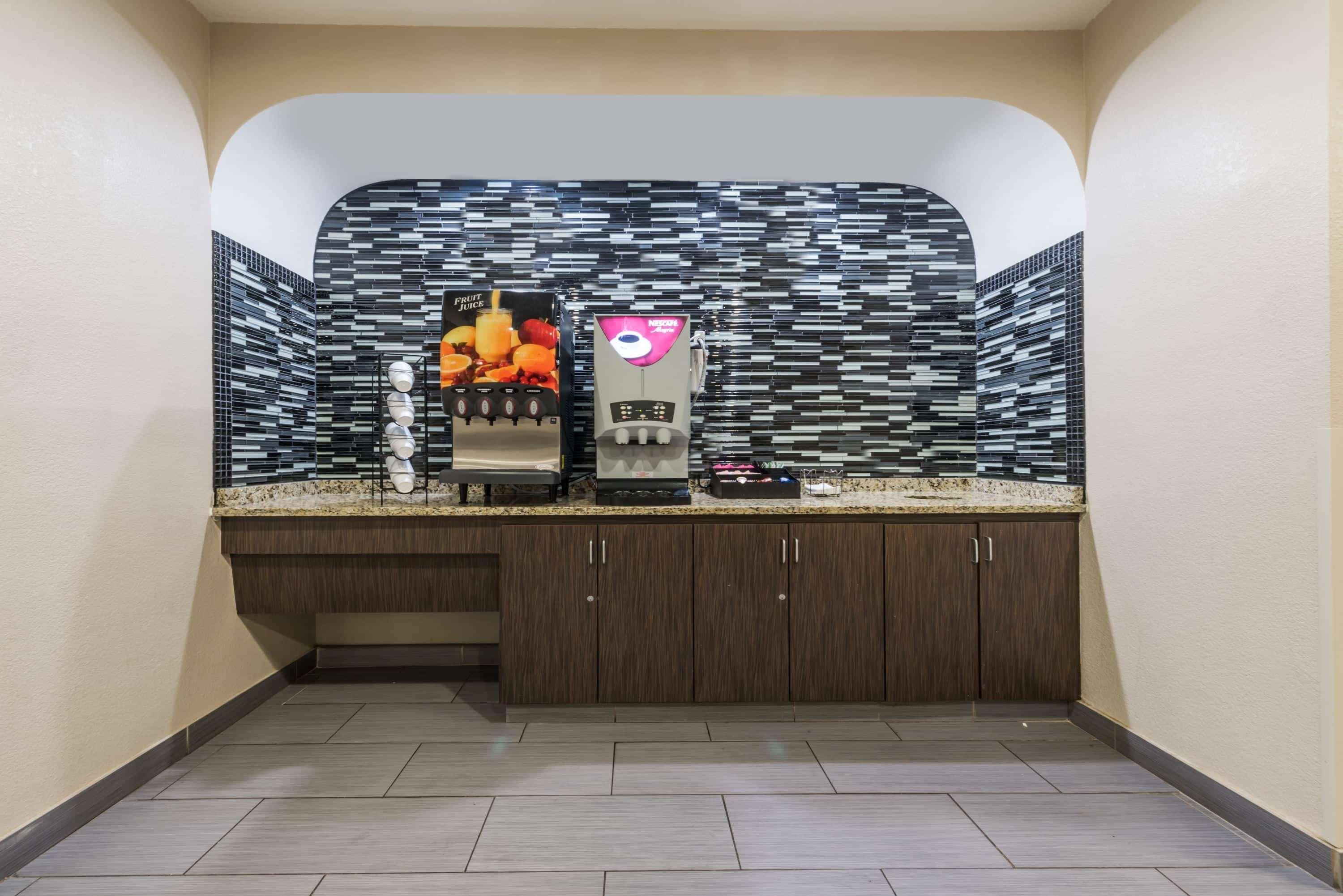 Microtel Inn & Suites By Wyndham Ft. Worth North/At Fossil Fort Worth Buitenkant foto