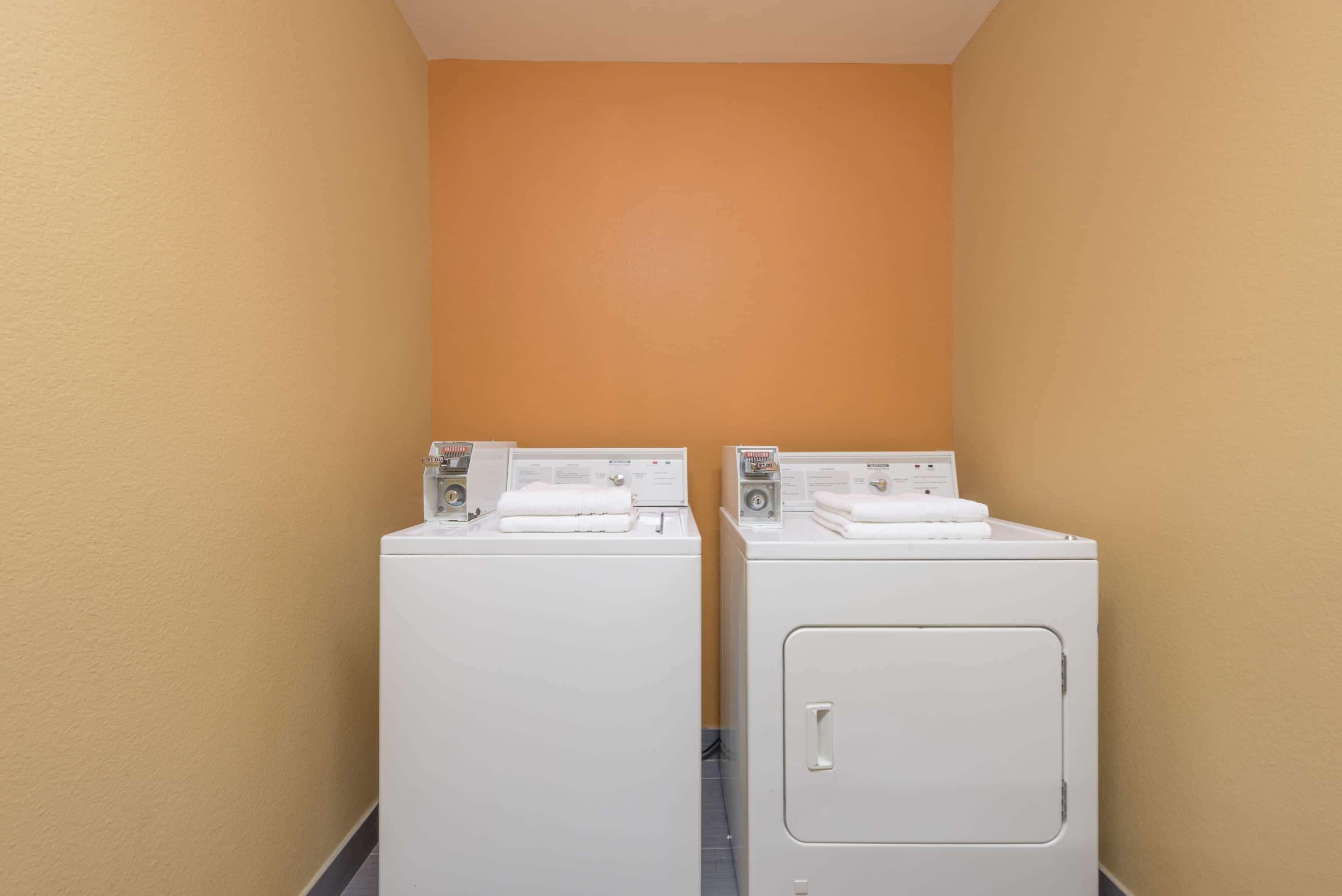 Microtel Inn & Suites By Wyndham Ft. Worth North/At Fossil Fort Worth Buitenkant foto