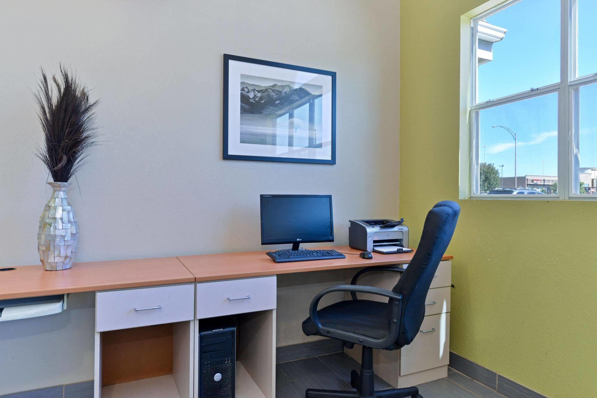 Microtel Inn & Suites By Wyndham Ft. Worth North/At Fossil Fort Worth Buitenkant foto