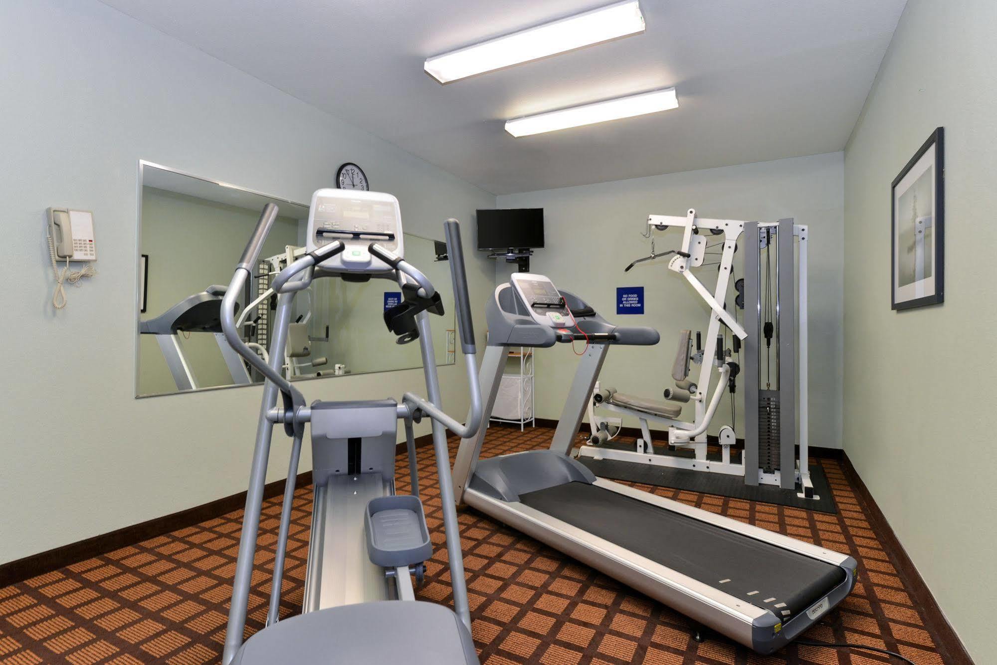 Microtel Inn & Suites By Wyndham Ft. Worth North/At Fossil Fort Worth Buitenkant foto